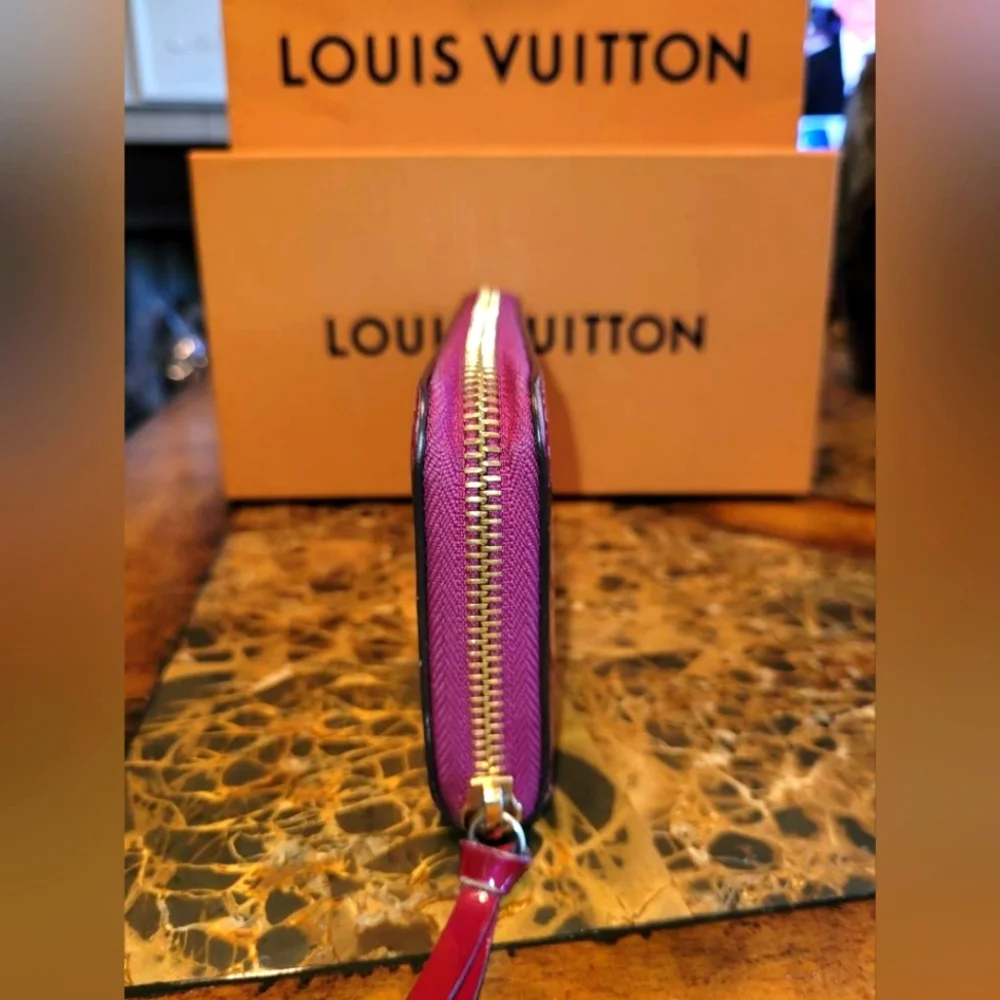 Louis Vuitton Vernis Clemence long zip around wallet - Picture 5 of 11